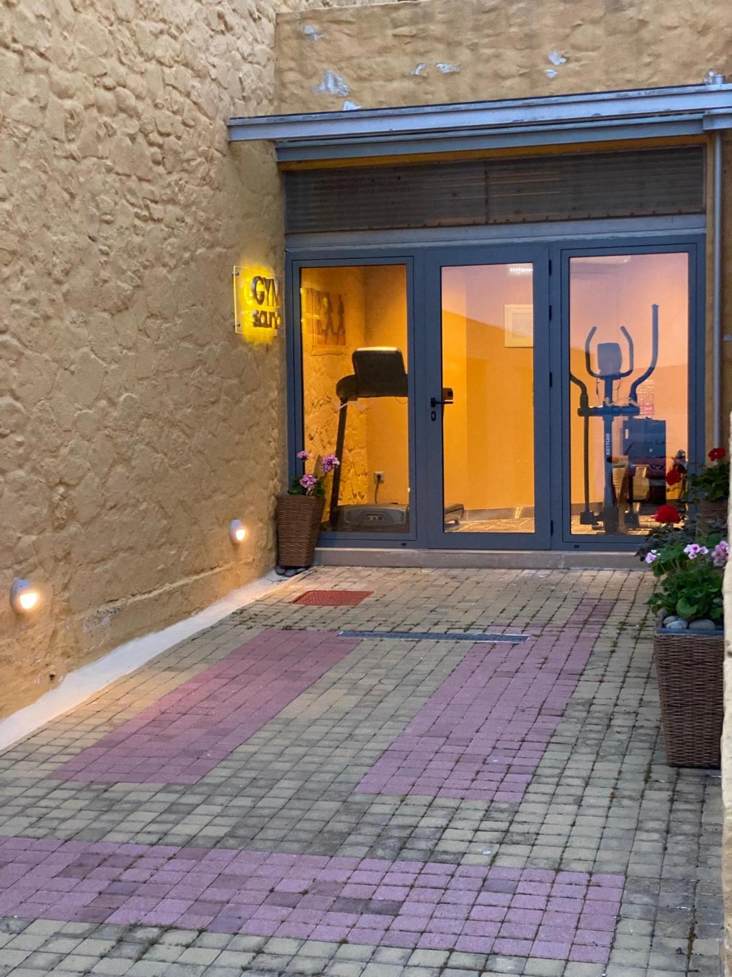 Beachfront Ravdoucha Epavlis Eleni Villa - Pool, Hot Tub, Gym, Sauna, Private Parking, Wifi Hriszí Aktí Haniá Kültér fotó
