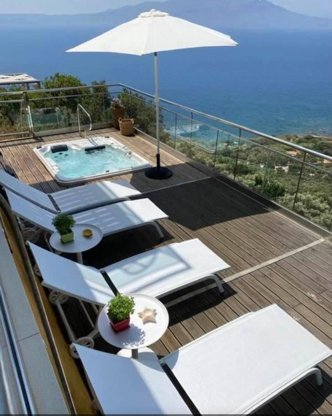 Beachfront Ravdoucha Epavlis Eleni Villa - Pool, Hot Tub, Gym, Sauna, Private Parking, Wifi Hriszí Aktí Haniá Kültér fotó